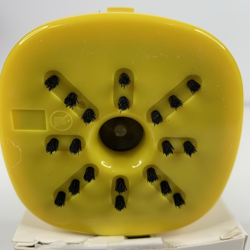 ODISTAR Desktop Vacuum Cleaner, Mini Table dust Sweeper Energy Yellow - Picture 6 of 11